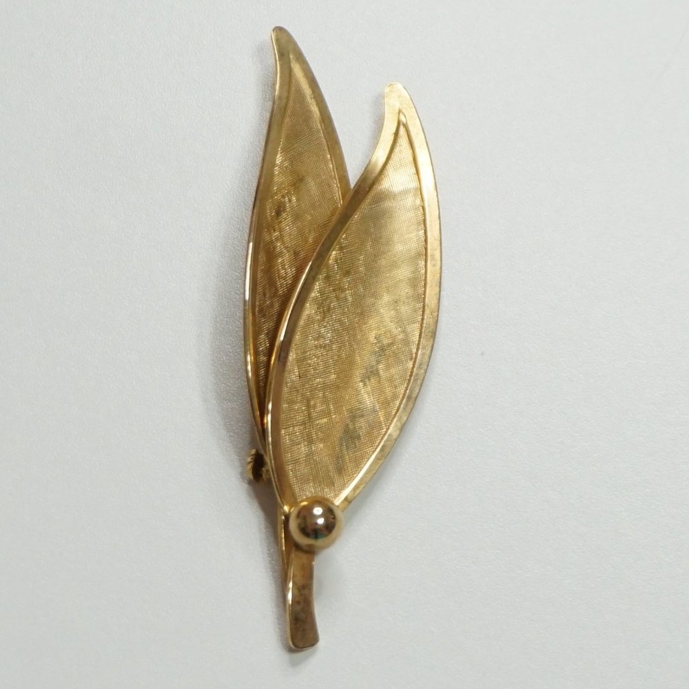 2/$30 - Gold 2-Leaf Vintage Brooch